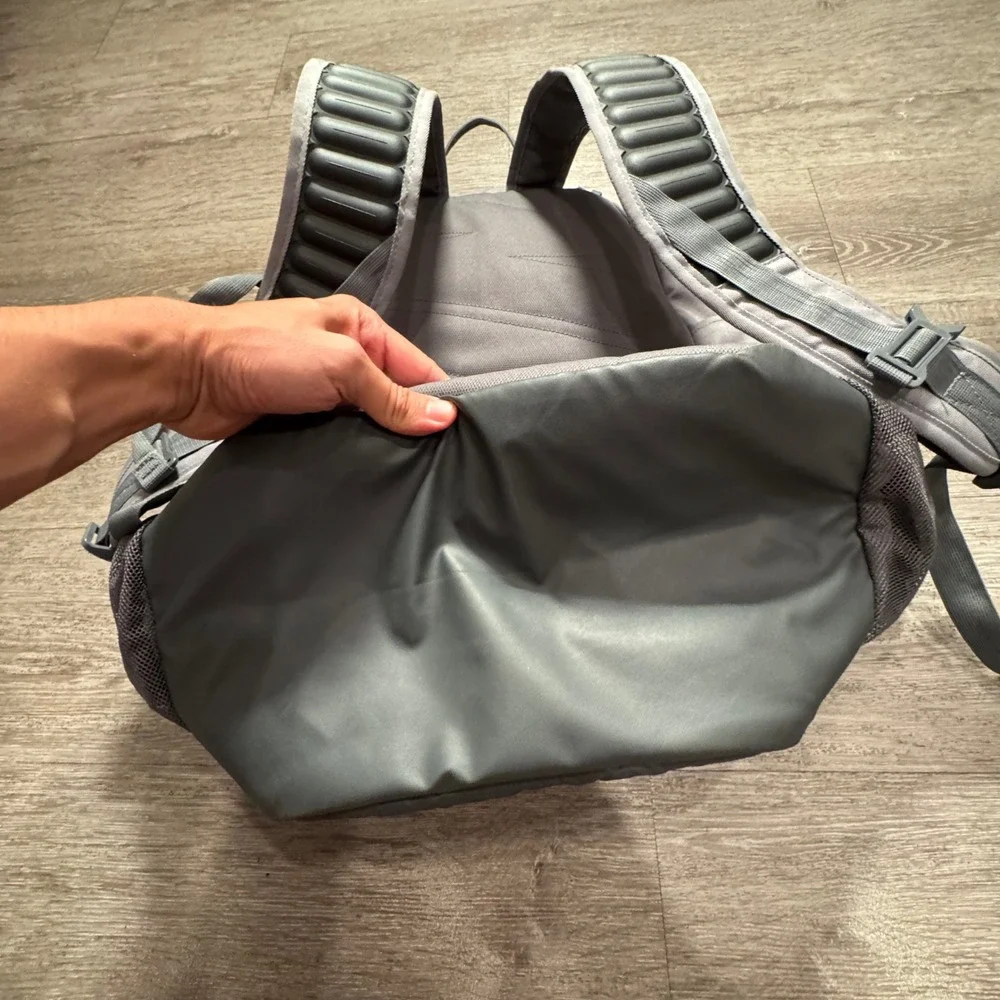 Nike Hoops Elite Max Air Team 2.0 Backpack Gray Quad Zip Basketball Bag Outdoor